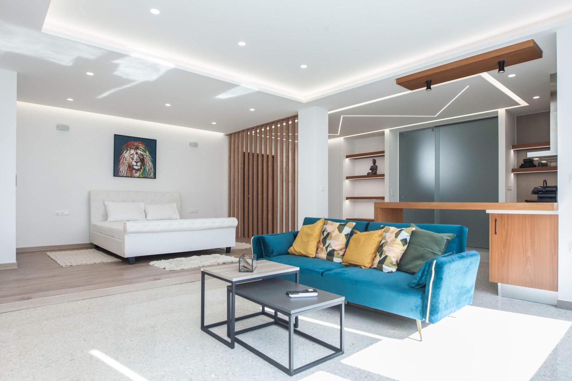 Stylish Modern Next To Port Apartment
